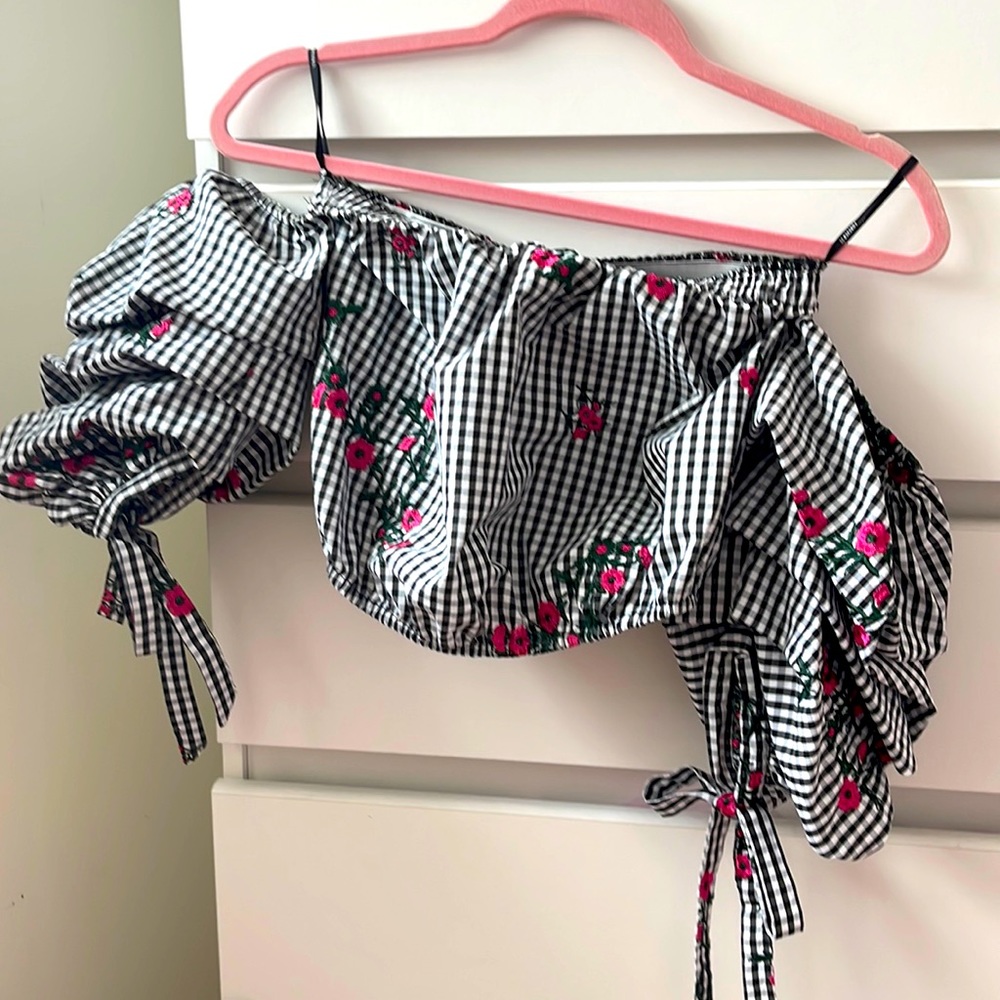 Forever 21 crop top, great condition like new, worn only few times